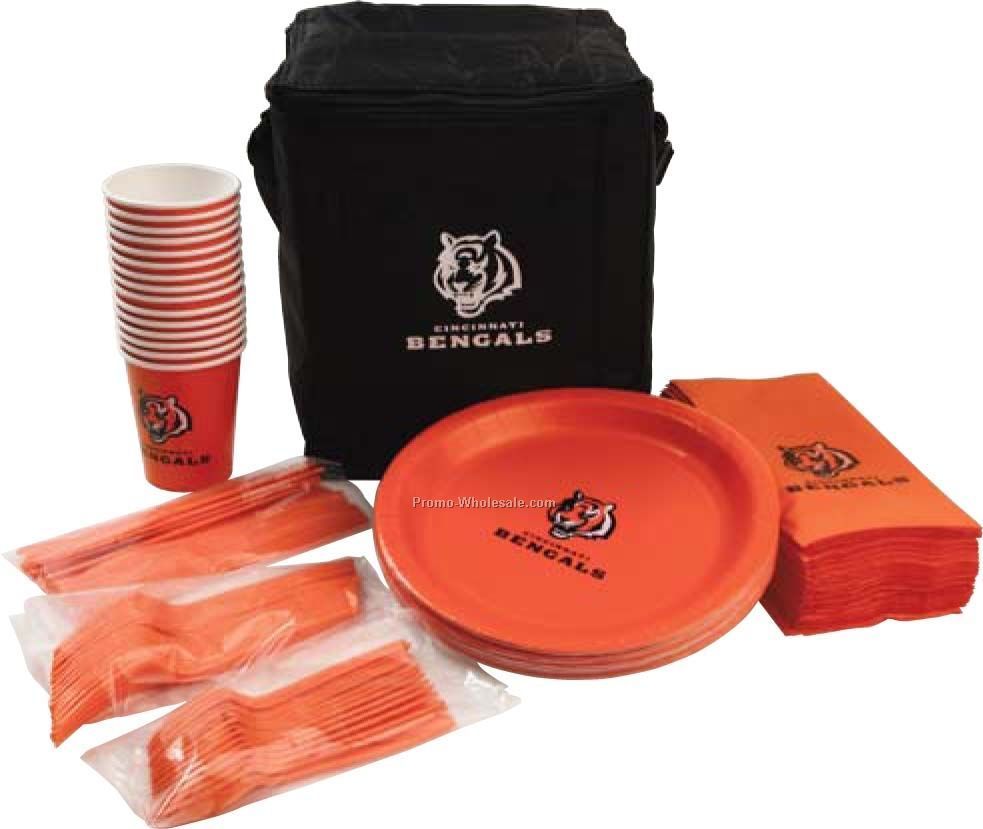 Tailgater Paper Set Packaged In Cooler Bag