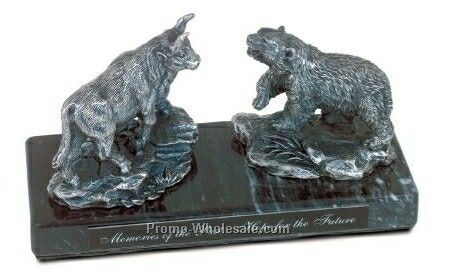 7"x2-1/2"x3-3/4" The Face-off Bull & Bear