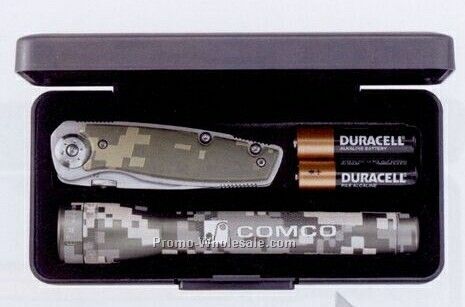 AA Digital Camo Mini Mag-lite With Dakota Digital Camo Knife