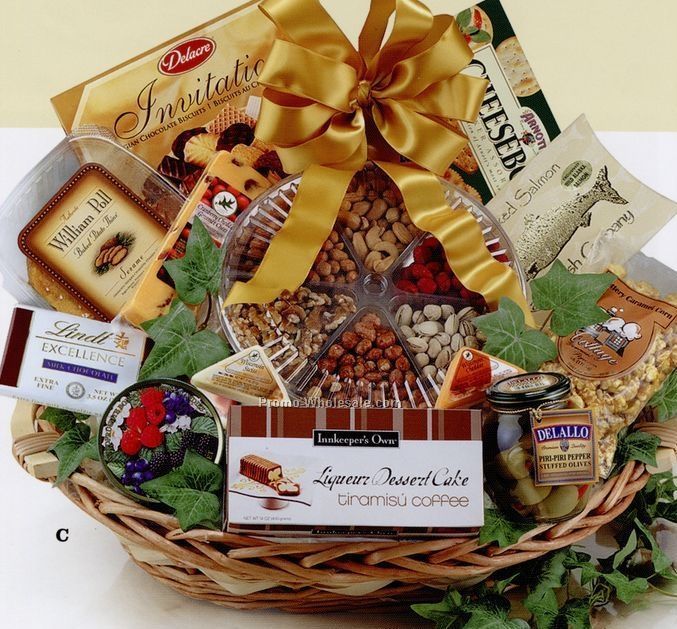 The Deluxe Gourmet Basket