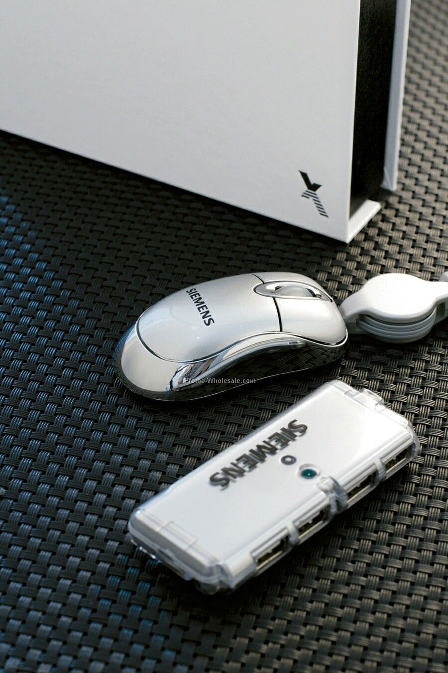 Mini Optical Mouse W/ Retractable Cord & 4 Port USB 2.0 Hub